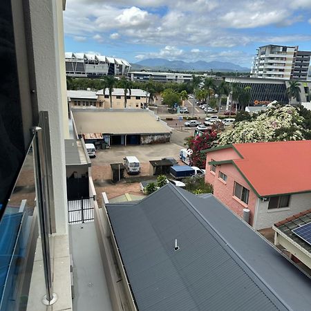 5 Minute Walk To The Stadium!! Taylord Holiday Homes And Apartments Townsville Exterior foto